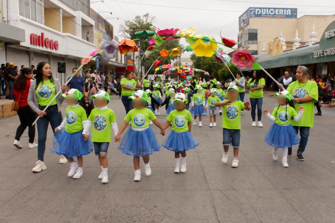 EN TULA, DESFILAN MÁS DE MIL ALUMNOS DE PREESCOLAR CON MOTIVO DEL CCXIX ANIVERSARIO DE BENITO JUÁREZ